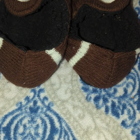 Soft 🏈 Slippers - Picture 4 of 9